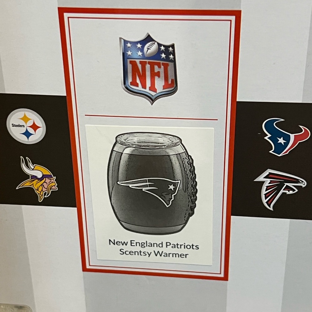 Scentsy NFL Team Warmer with Black and Red Accents